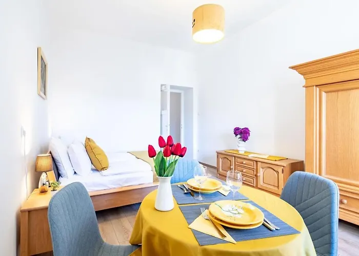 - Sunny - Cute * Βουδαπέστη