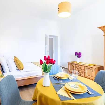 - Sunny - Cute * Budapeszt