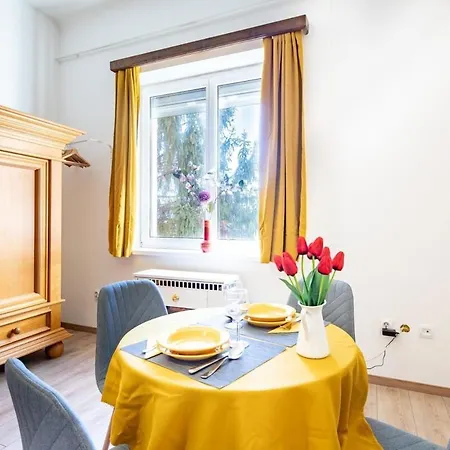 - Sunny - Cute * Budapeszt