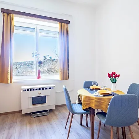 - Sunny - Cute Apartament *